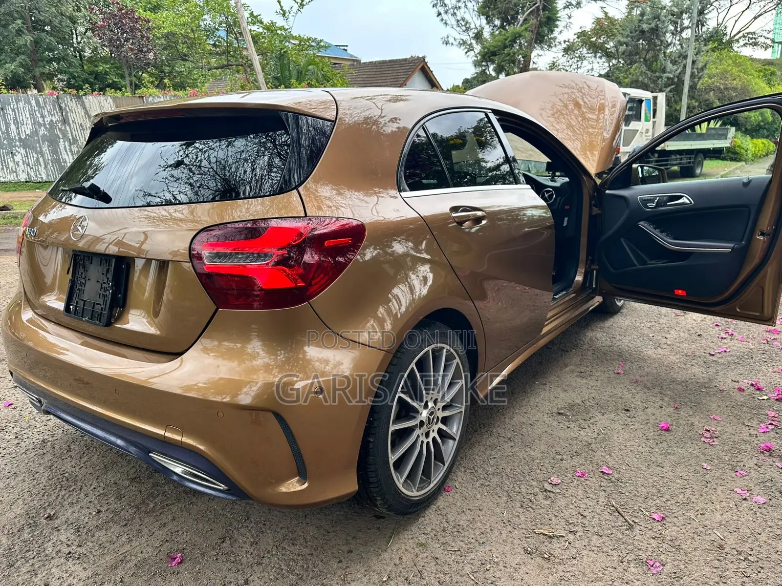 Mercedes-Benz A-Class 2017 Gold