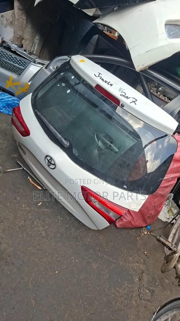Vitz Jewela 2018 Tailgate
