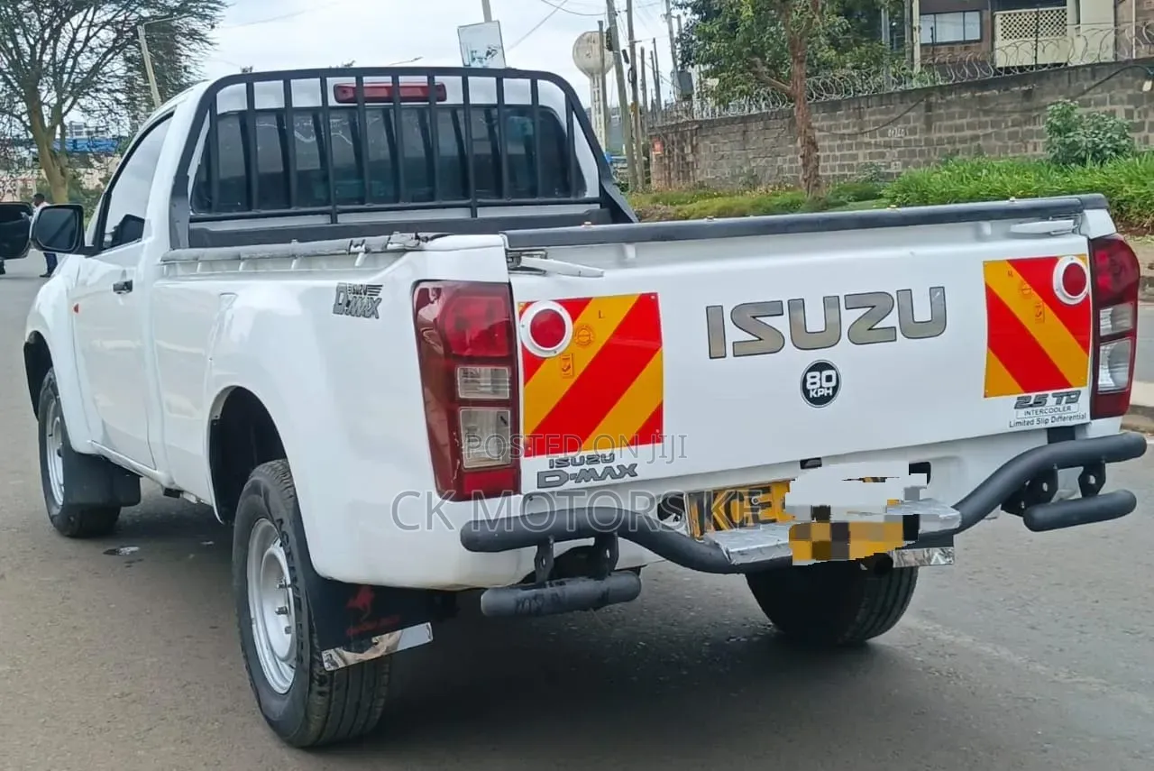 Isuzu D-MAX 2015 White