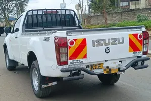 Isuzu D-MAX 2015 White