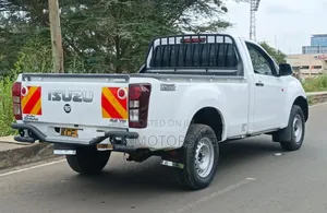 Isuzu D-MAX 2015 White
