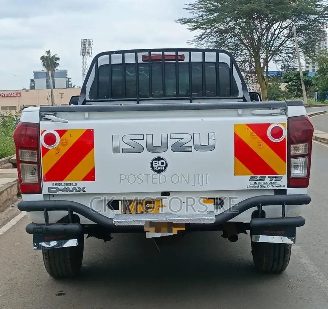 Isuzu D-MAX 2015 White