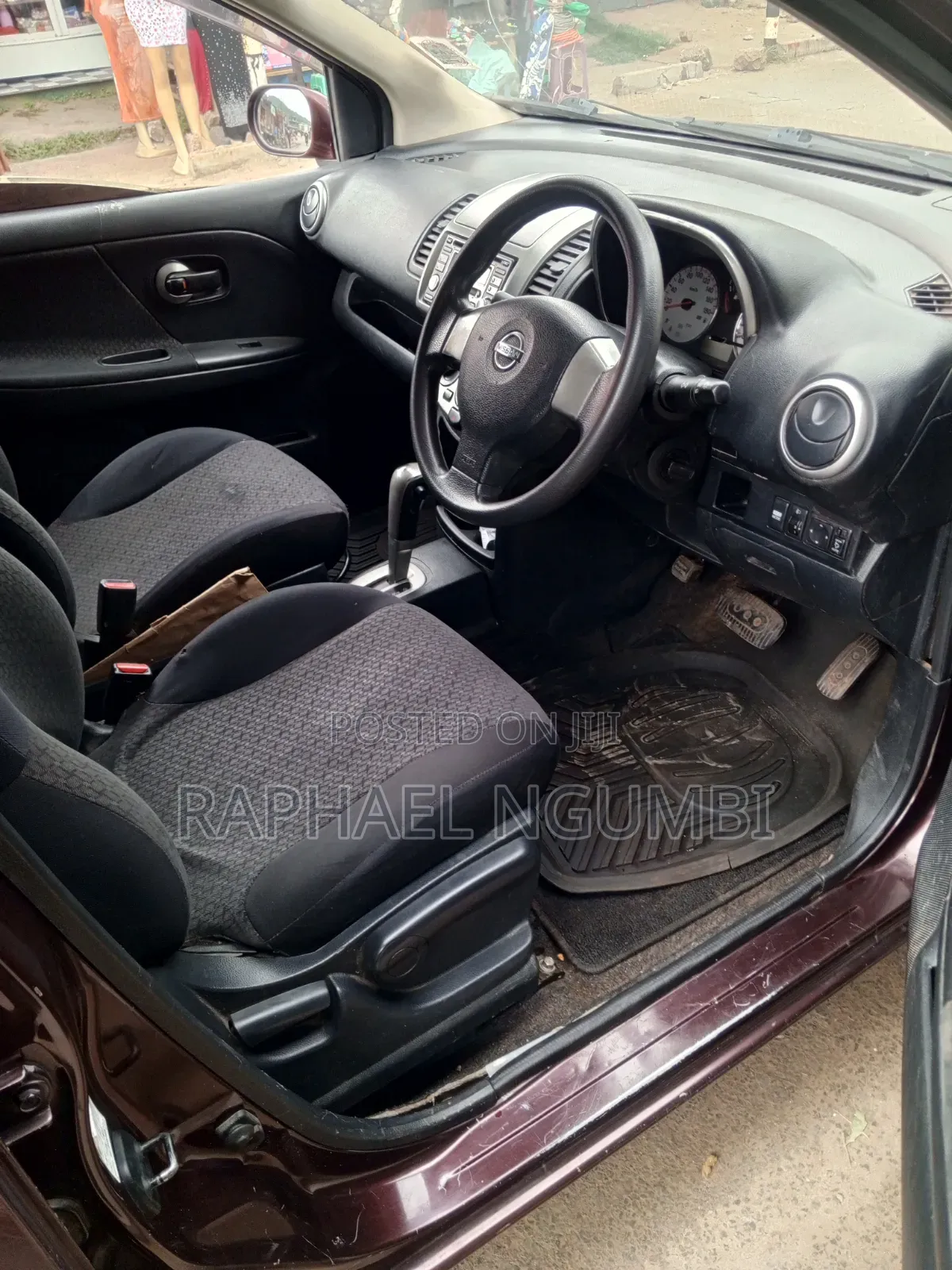 Nissan Note 2011 Burgundy