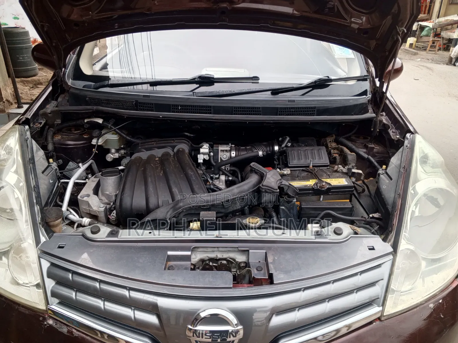 Nissan Note 2011 Burgundy