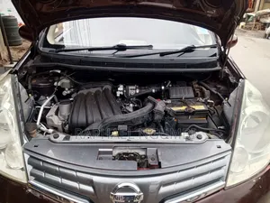 Nissan Note 2011 Burgundy