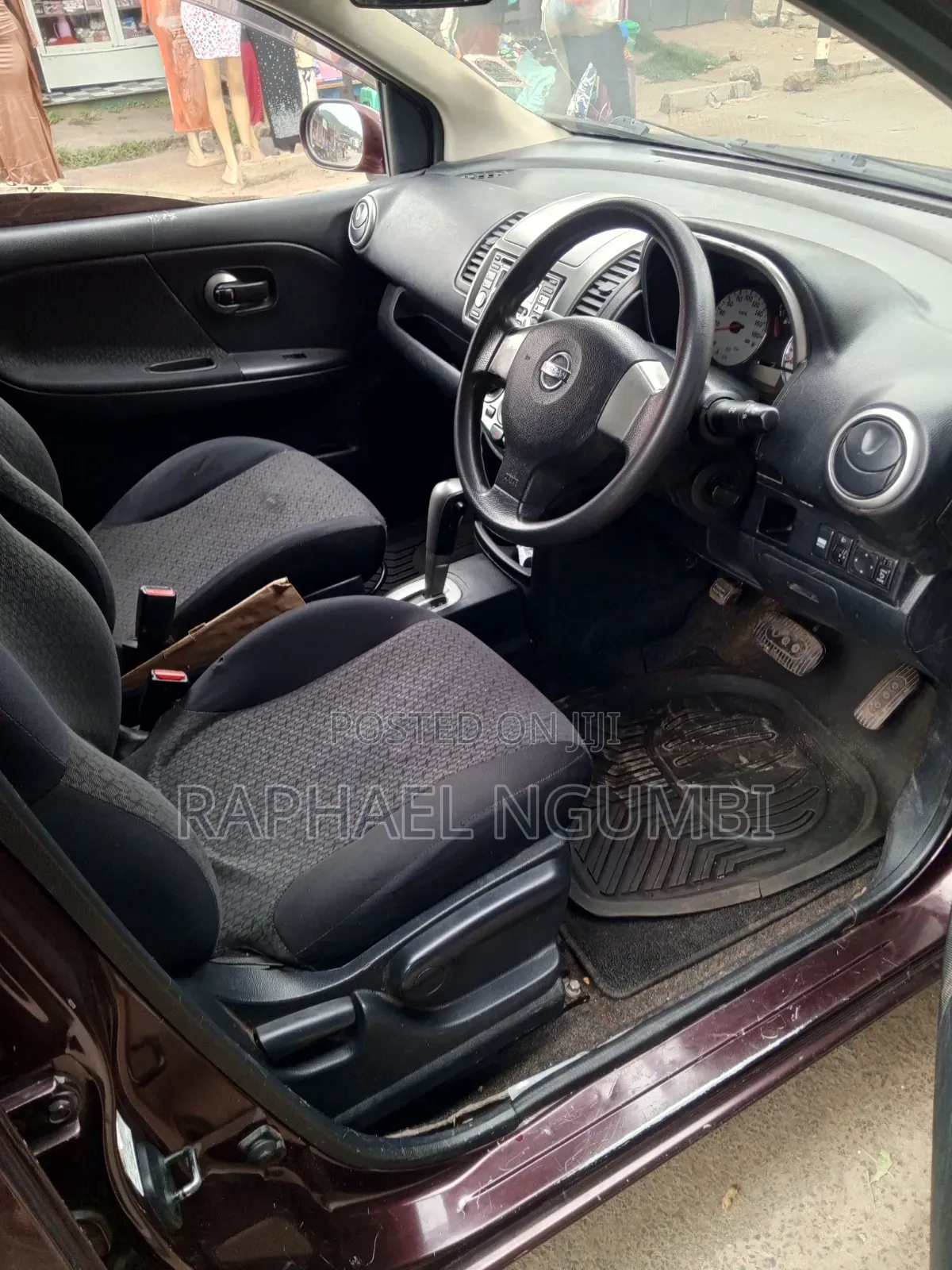 Nissan Note 2011 Burgundy