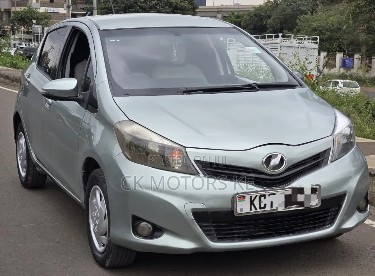 Toyota Vitz 2013 Blue