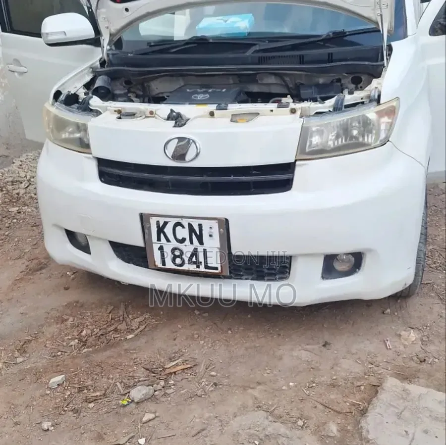 Toyota bB 2010 White
