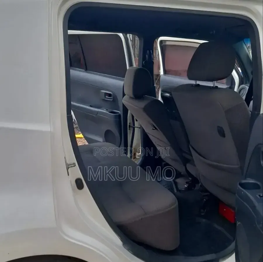 Toyota bB 2010 White