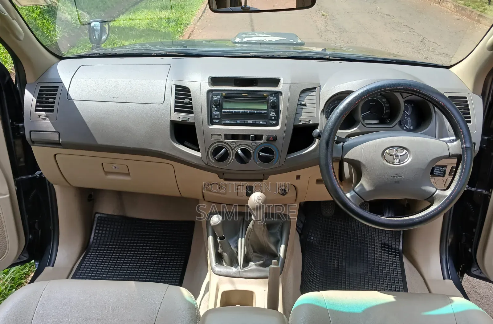 Toyota Hilux 2011 Black
