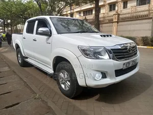 Toyota Hilux 2015 White