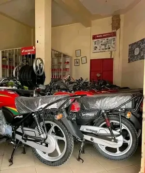 New Bajaj Boxer 150 UG 2025 Red