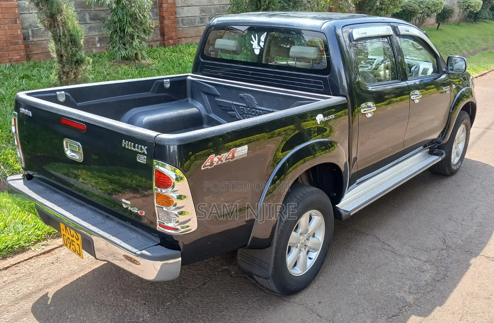 Toyota Hilux 2011 Black