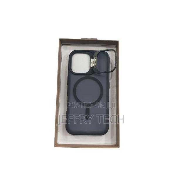 iPhone 16 Pro Max Case With Magsafe and Slide-Out Camera Cover - thumbnail 2