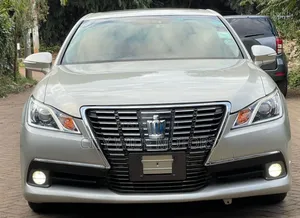 Toyota Crown 2013 White