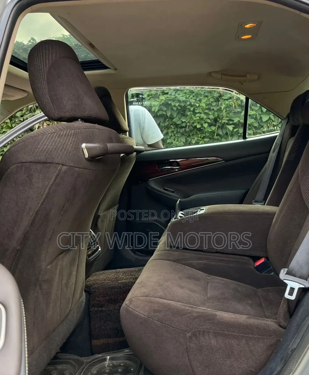 Toyota Crown 2013 White