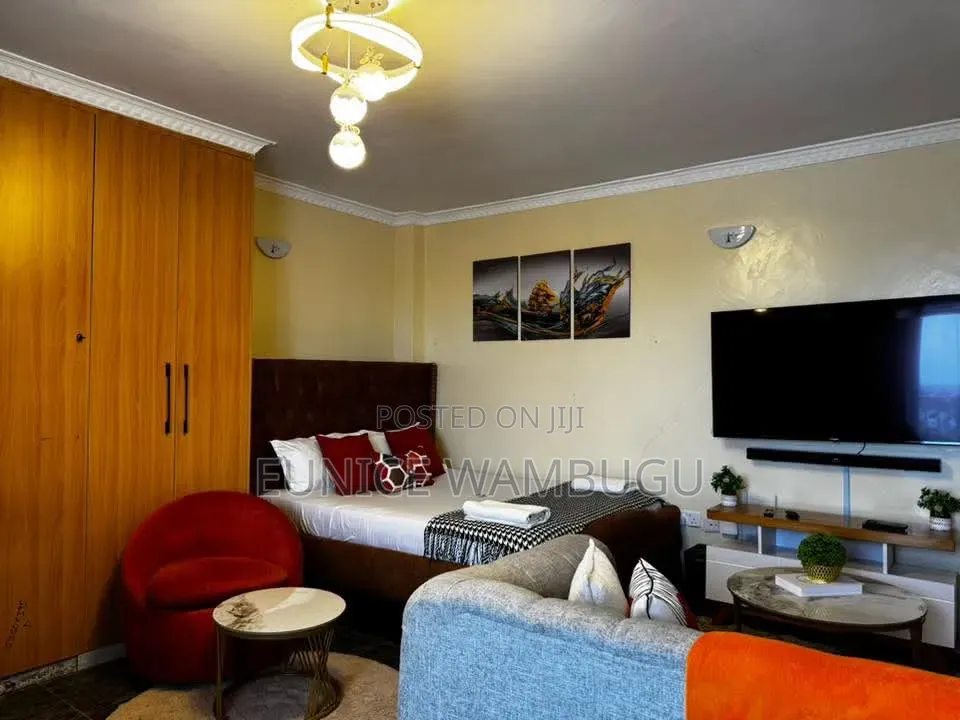 Cozy Airbnbs Studio Kamakis at Crown Z Towers