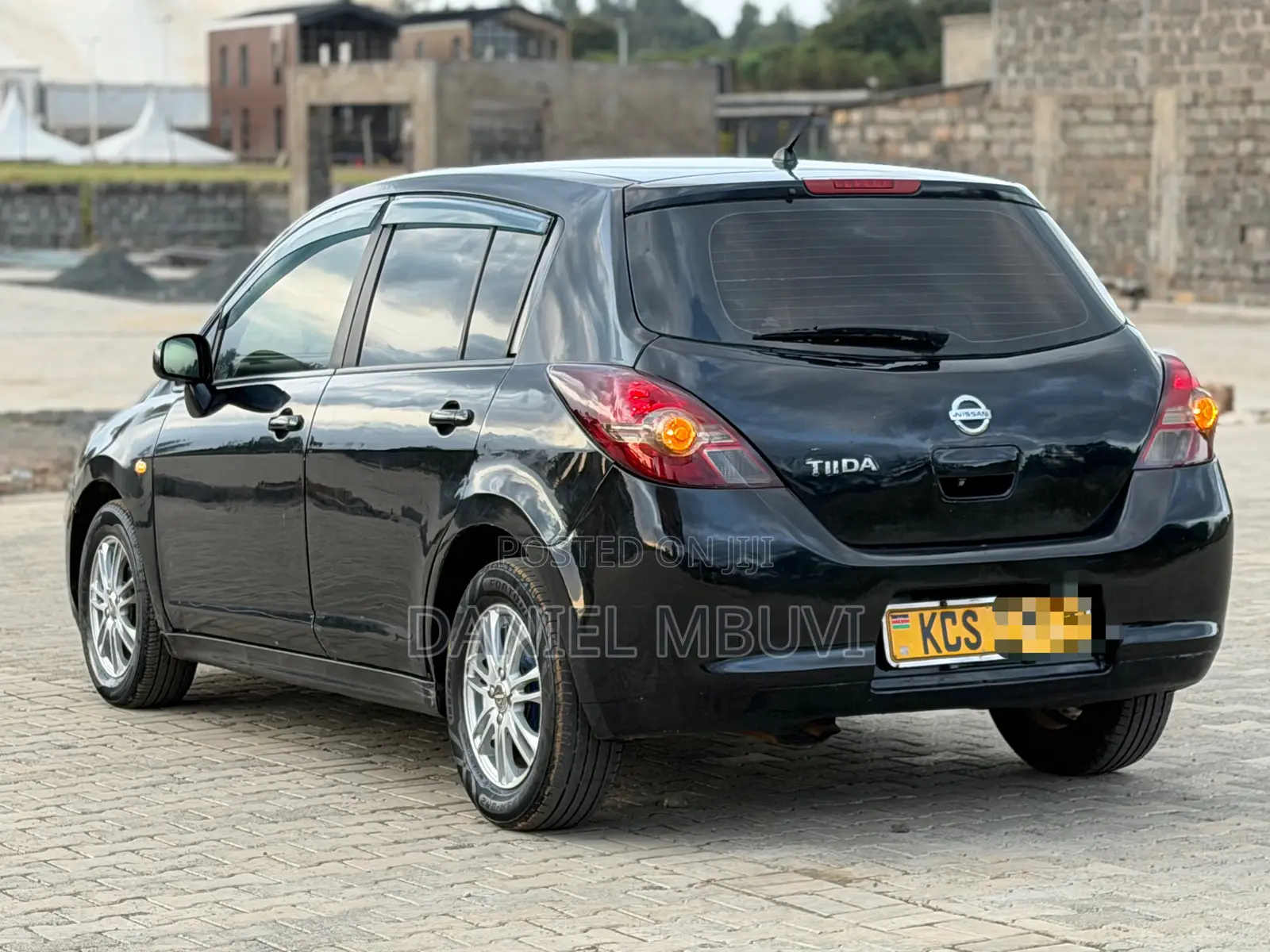 Nissan Tiida 1.6 Hatchback 2012 Black