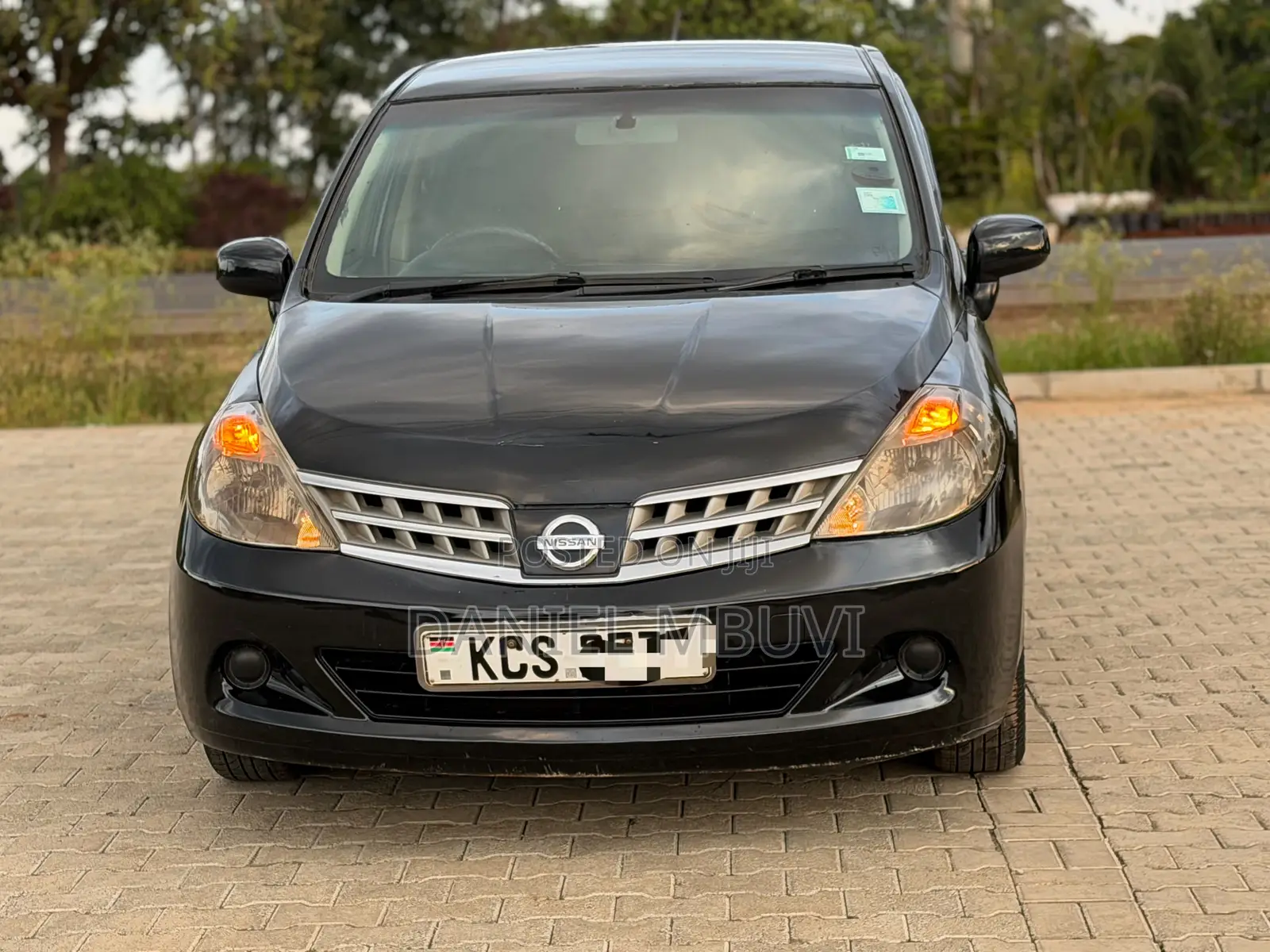 Nissan Tiida 1.6 Hatchback 2012 Black