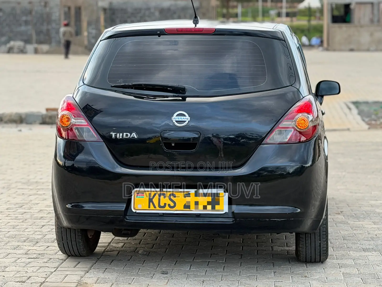 Nissan Tiida 1.6 Hatchback 2012 Black