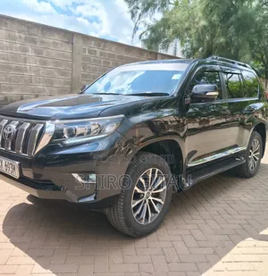 Toyota Land Cruiser Prado 2017 Black