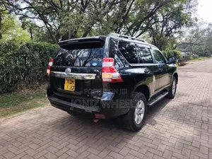 Toyota Land Cruiser Prado 2017 Black