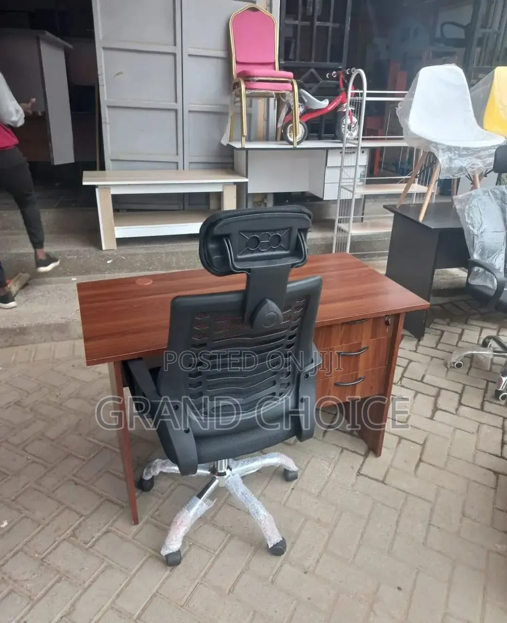 Dark Brown Office Desk With Headrest Chair