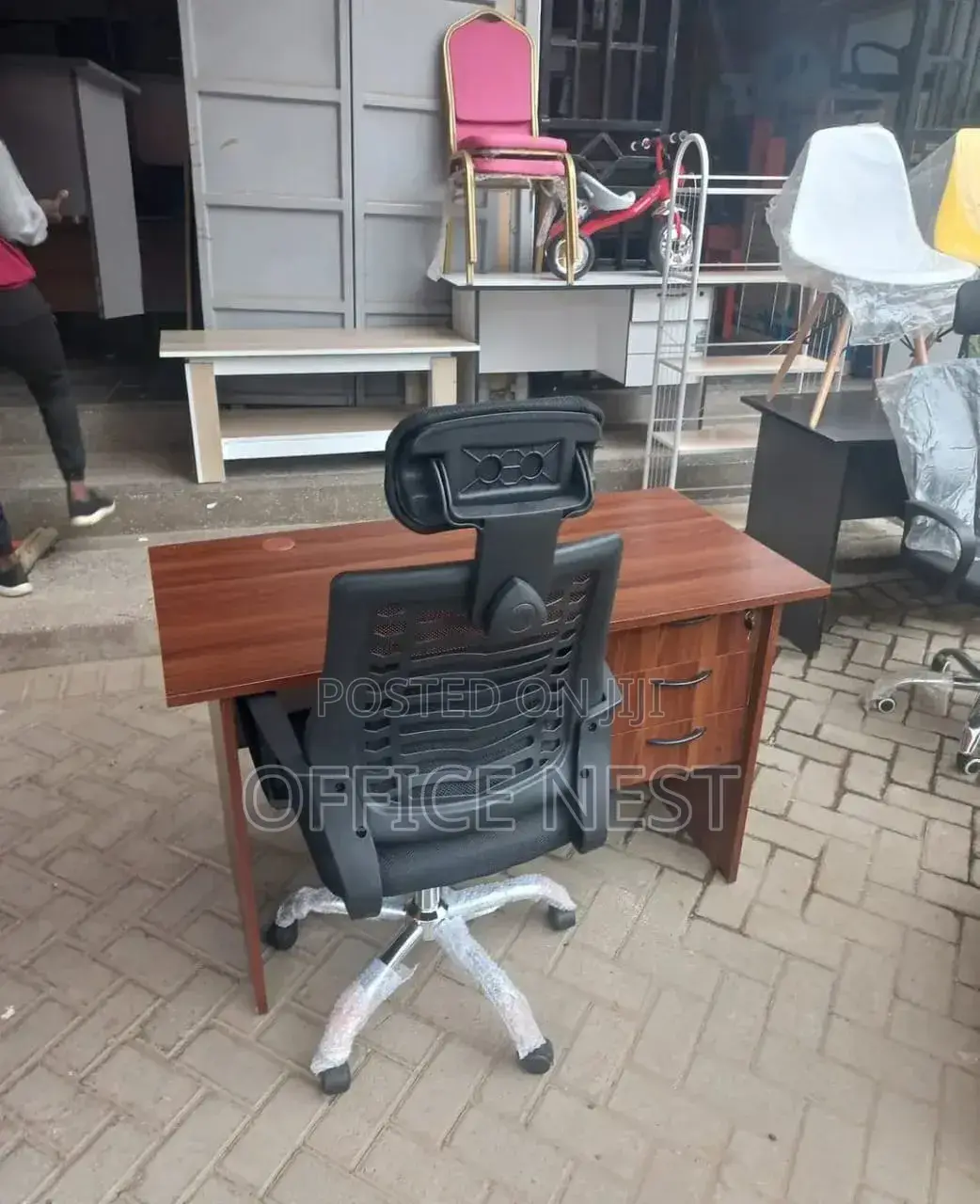 Dark Brown Office Desk With Headrest Chair