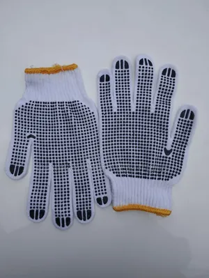 Dotted Gloves