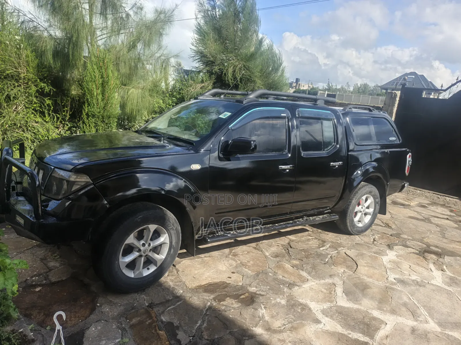Nissan Navara 2010 Black