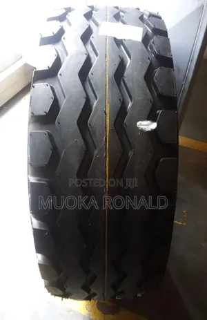 12.5/80-15.3 Roadhiker Tyre 14pr.
