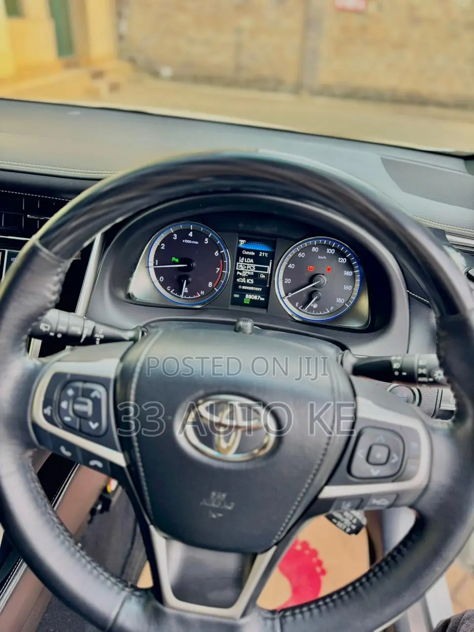 Toyota Harrier 2.0 2019 White