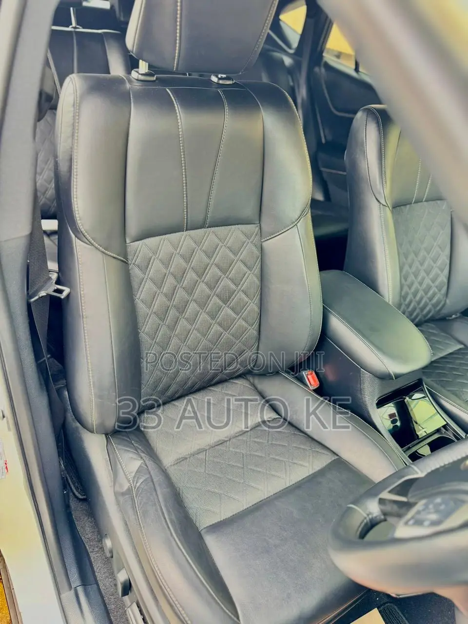 Toyota Harrier 2.0 2019 White