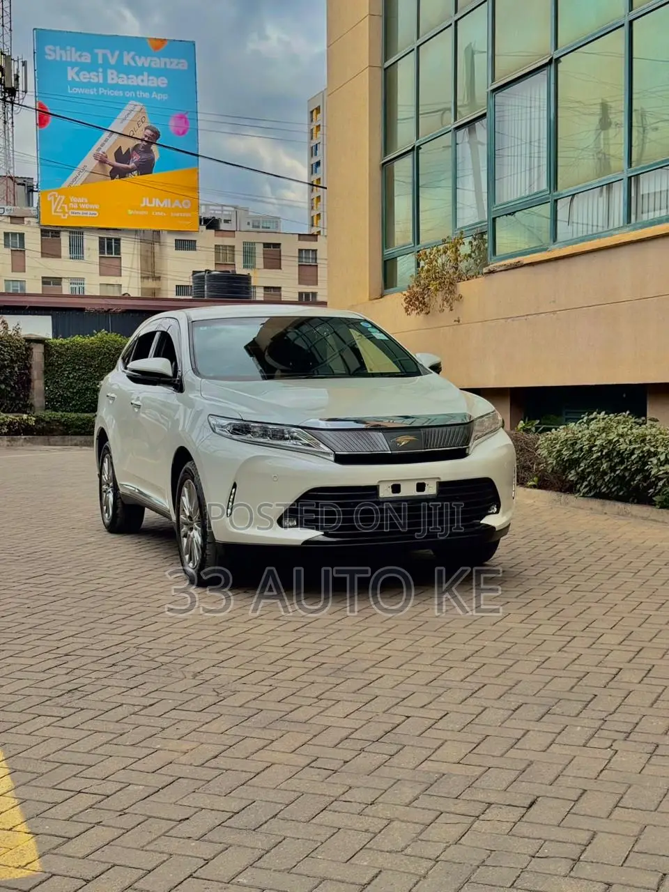 Toyota Harrier 2.0 2019 White