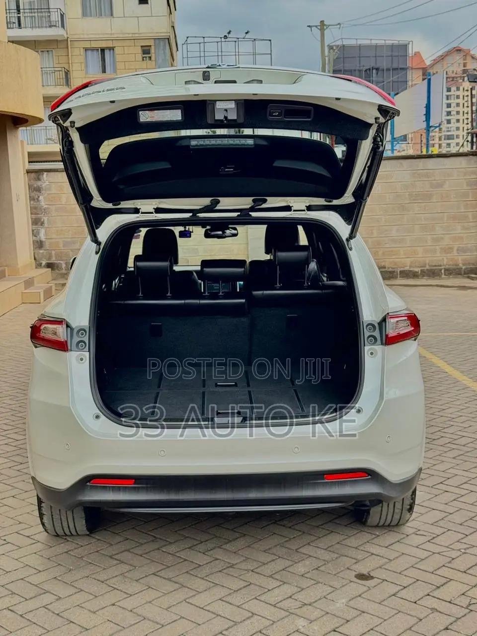 Toyota Harrier 2.0 2019 White