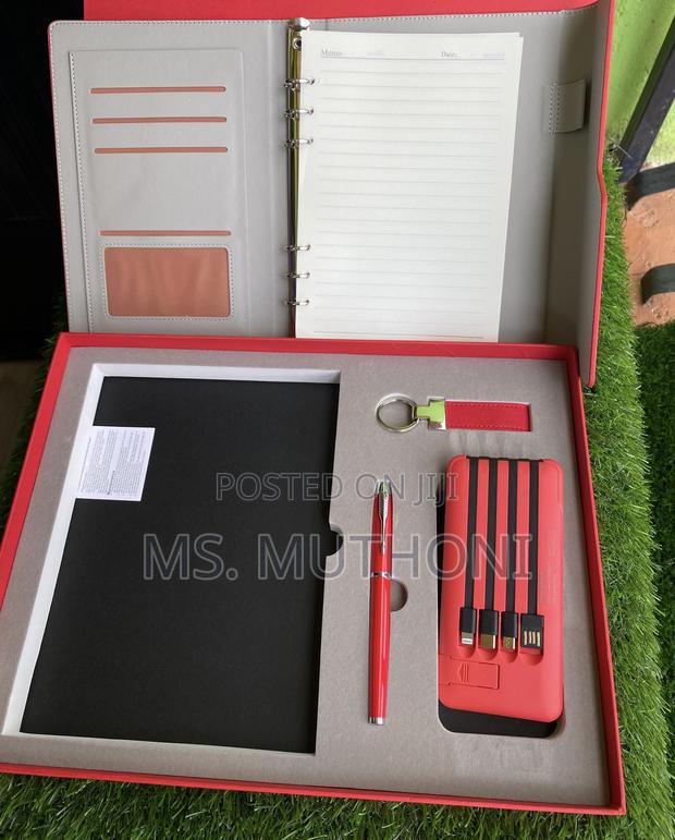 4-in-1 Executive Corporate Gift Set ( Power Bank +Notebook + - thumbnail 2