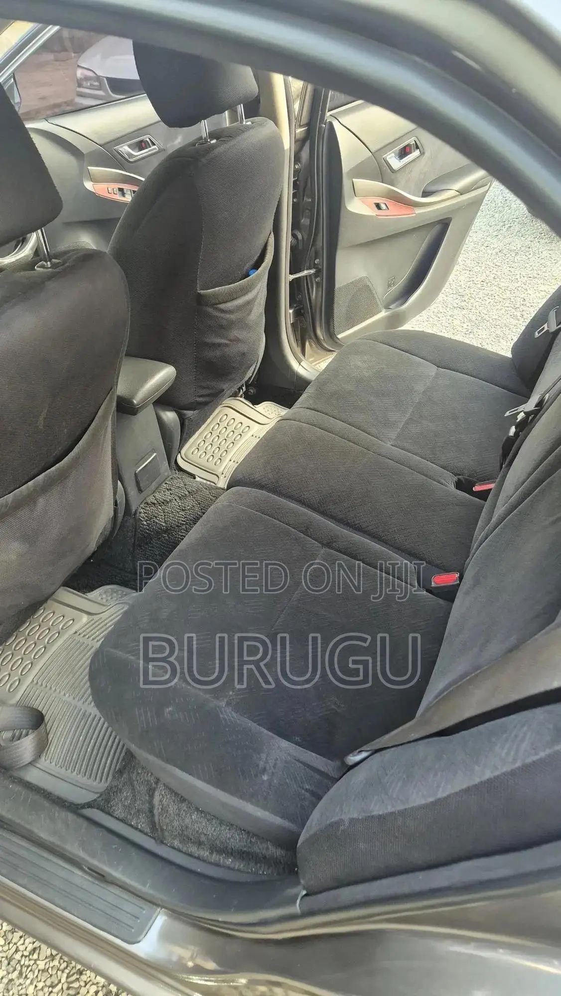 Toyota Vanguard 2010 White