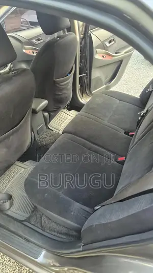 Toyota Vanguard 2010 White