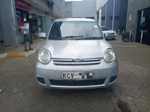 Toyota Sienta 2013 Silver