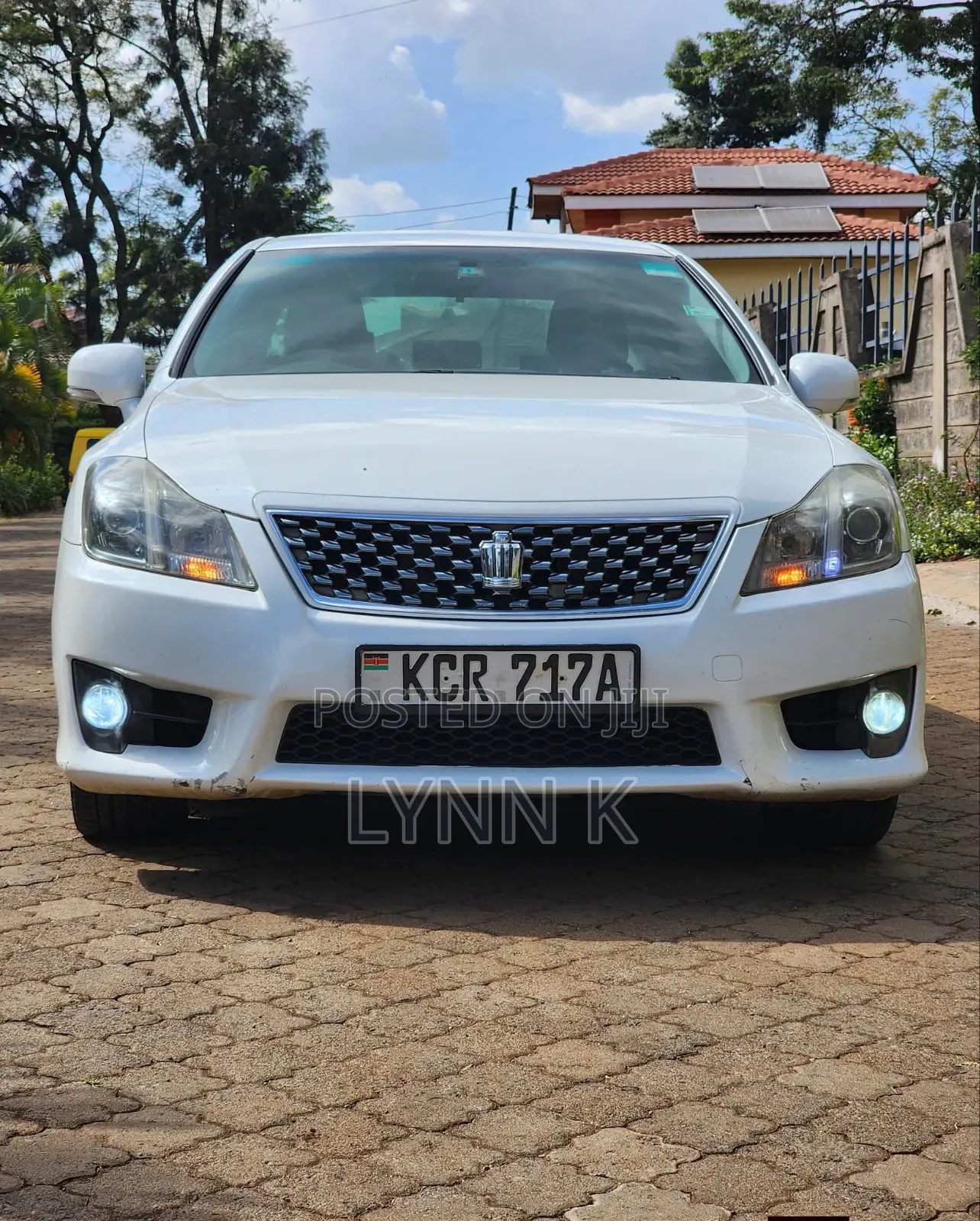Toyota Crown 2011 White