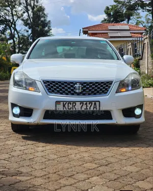 Toyota Crown 2011 White