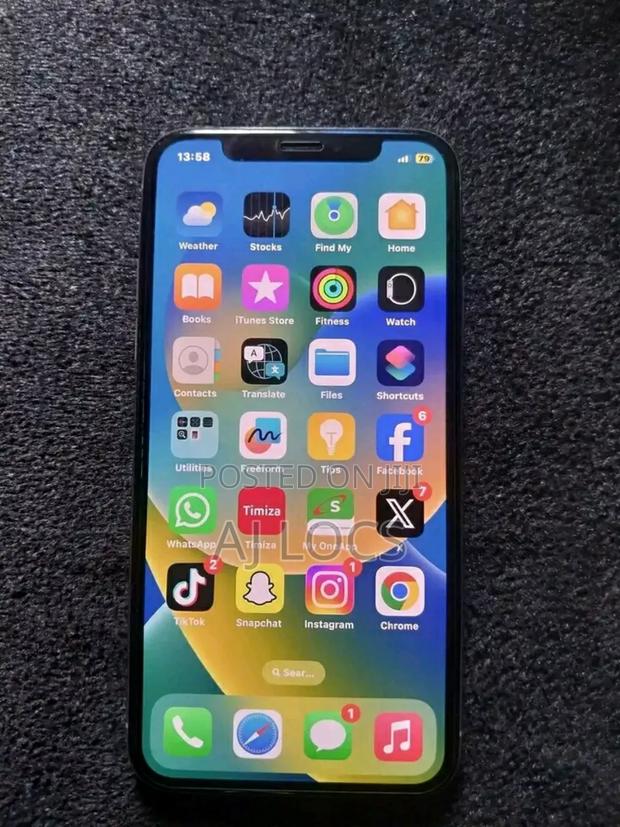 Apple iPhone X 64 GB Black - thumbnail 2