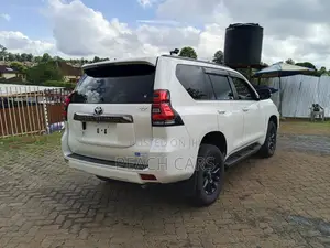 Toyota Land Cruiser Prado 2021 White
