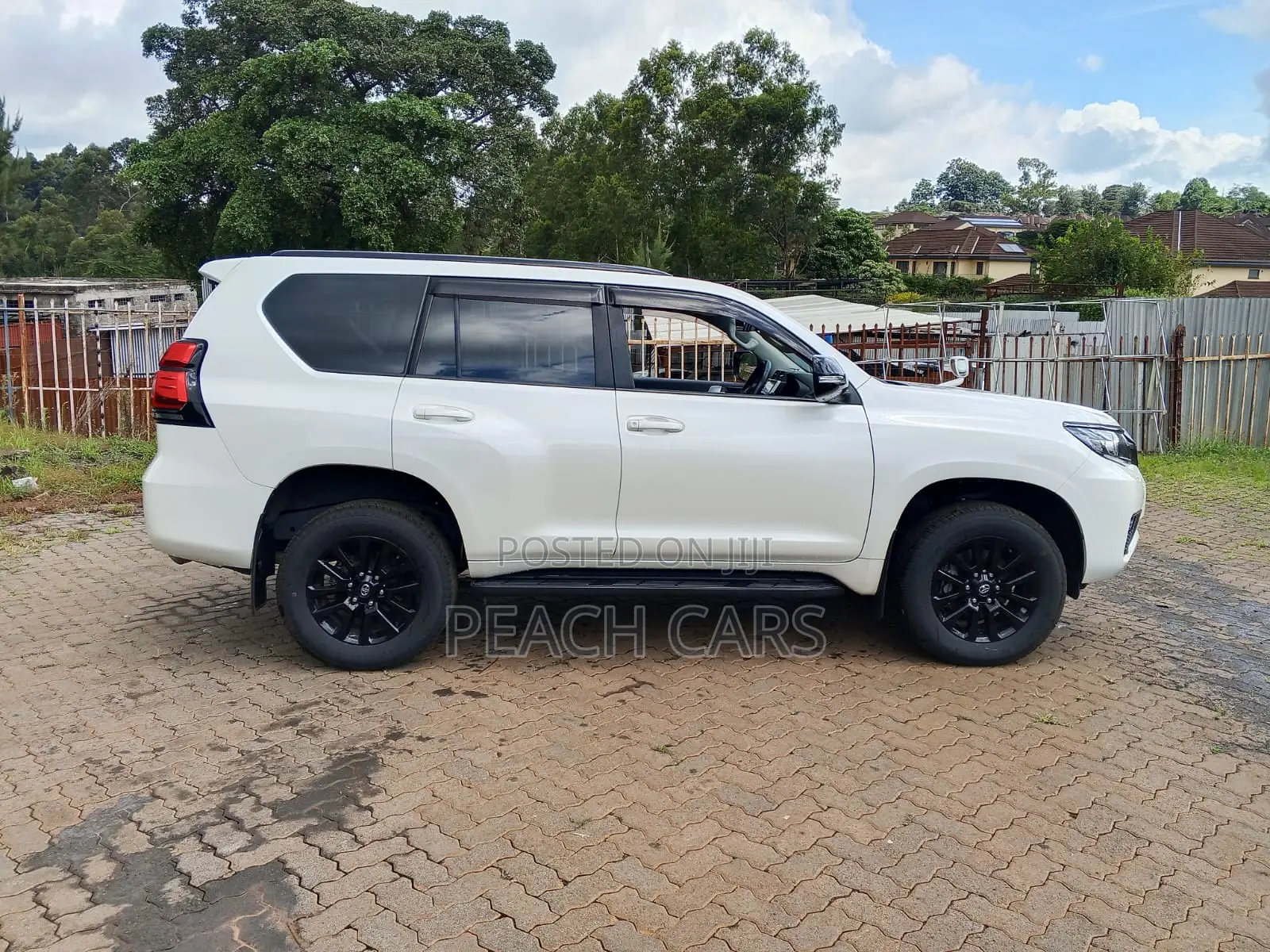Toyota Land Cruiser Prado 2021 White