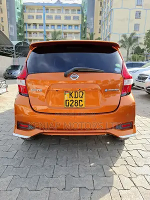 Nissan Note 1.2 Hybrid 2017 Orange