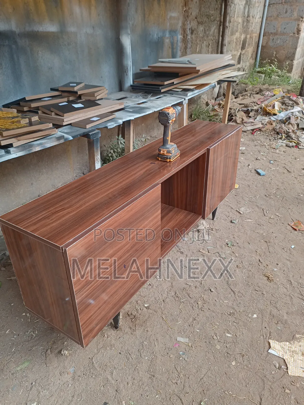 Dark Walnut 5fit Stand
