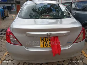 Nissan Latio 1.2 2013 Silver