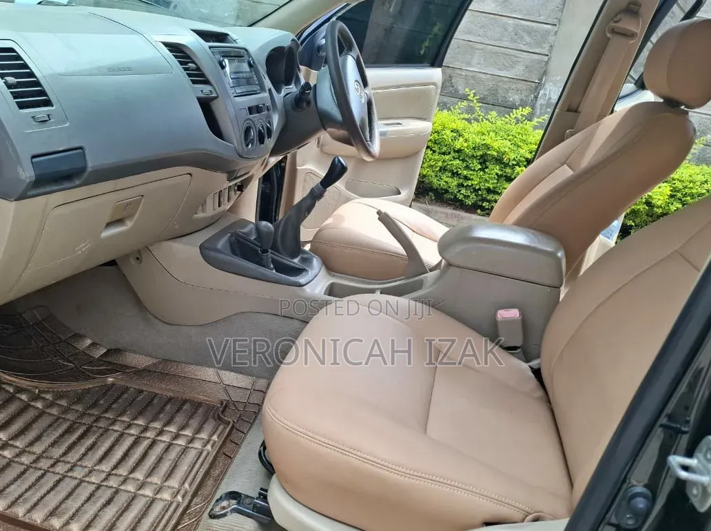 Toyota Hilux 2011