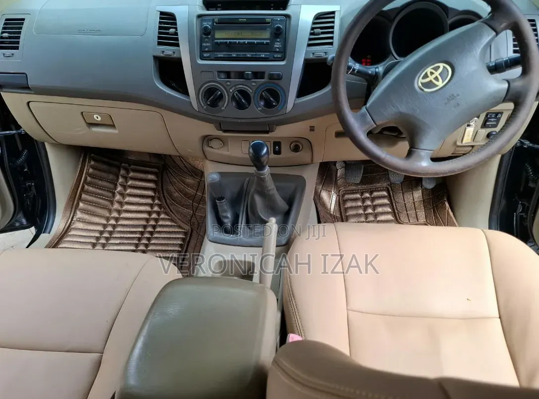 Toyota Hilux 2011