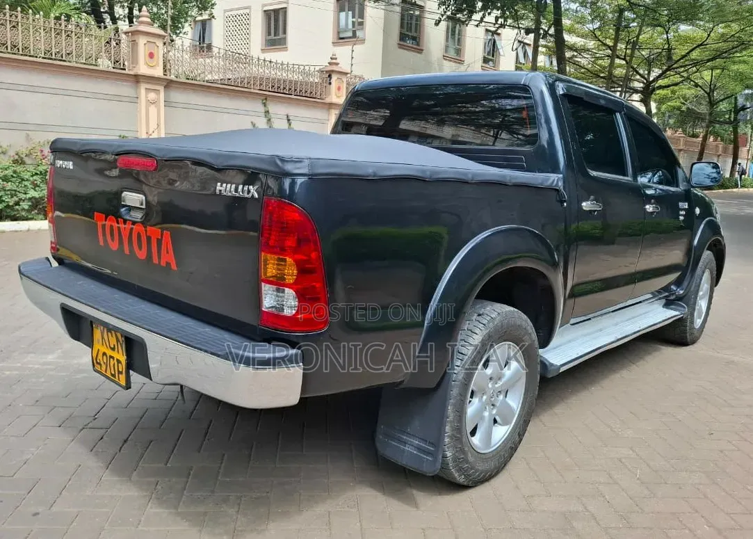 Toyota Hilux 2011